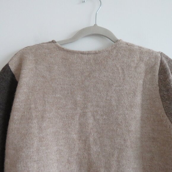 NEUFLORA Two Tone Lynnefield Wrap Sweater in Neutral Tan Quiet Luxury - Size M - Picture 11 of 15